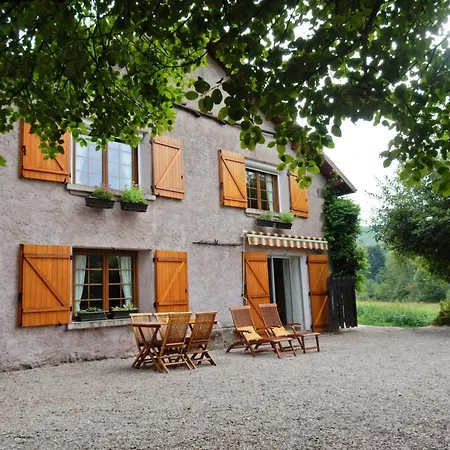 In La Chapelle With Garden *