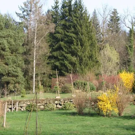 In La Chapelle With Garden *