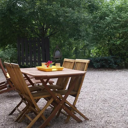 In La Chapelle With Garden בה-לה-בה