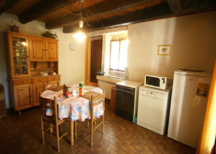 In La Chapelle With Garden *