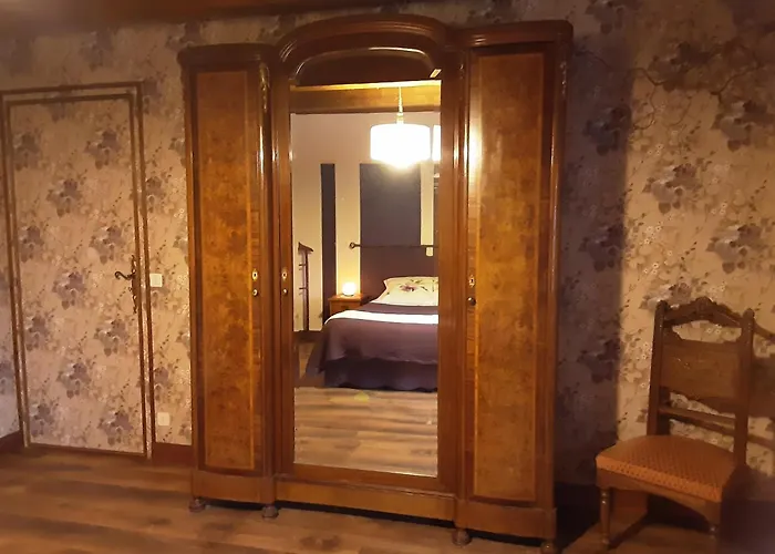 In La Chapelle With Garden